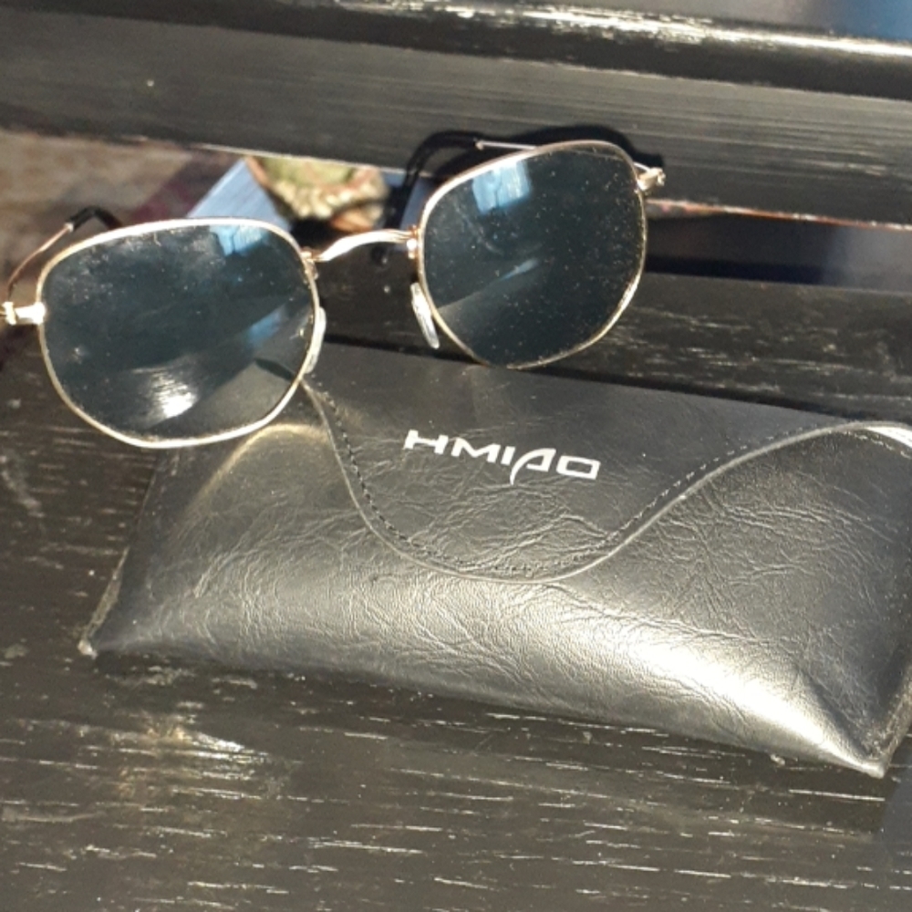 NWT sunglasses with case